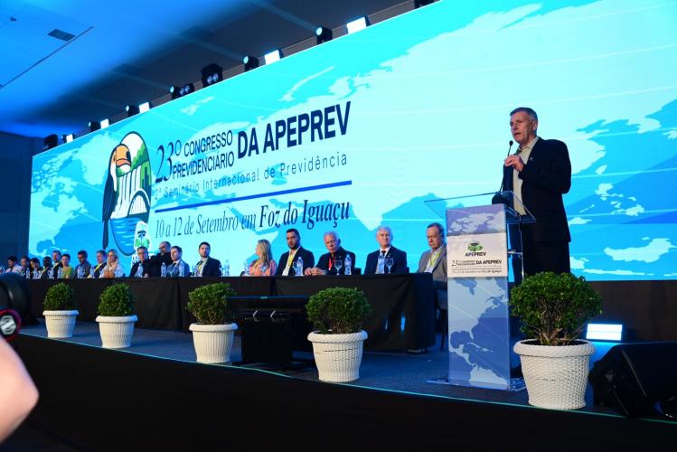 PARANAPREVIDÊNCIA compartilha boas práticas de gestão em seminário internacional
