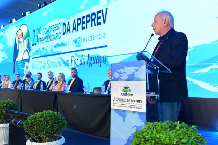 PARANAPREVIDÊNCIA compartilha boas práticas de gestão em seminário internacional