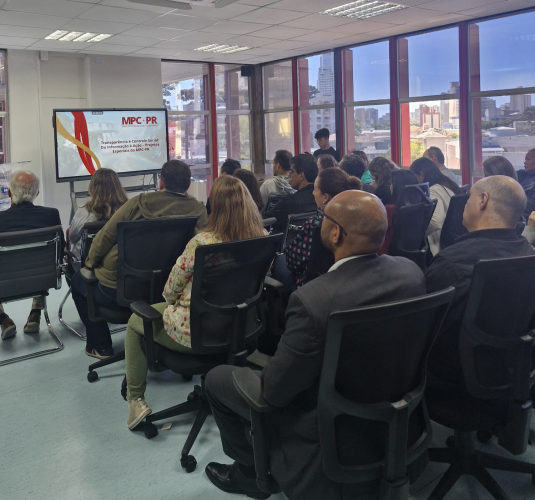 "Café com Ouvidoria" da PARANAPREVIDÊNCIA encerra 2025 com foco em Transparência