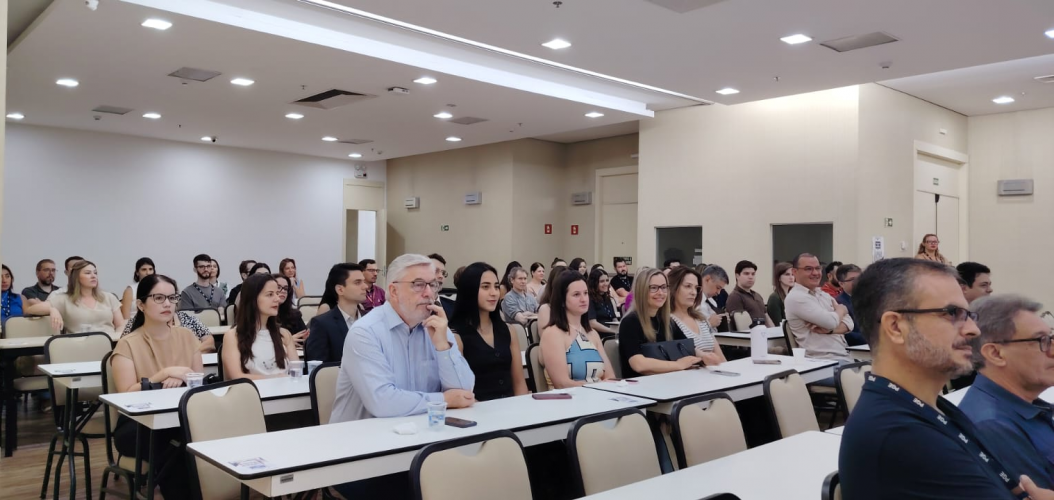 PARANAPREVIDÊNCIA apresenta modelo atuarial e regras de benefícios na Escola Superior da PGE-PR
