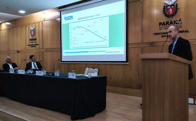 PARANAPREVIDÊNCIA apresenta modelo atuarial e regras de benefícios na Escola Superior da PGE-PR