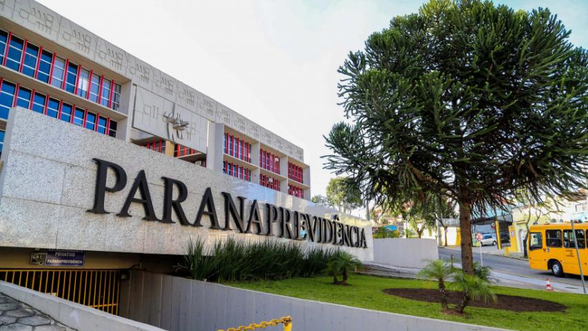 Aposentados e pensionistas devem se recadastrar na PARANAPREVIDÊNCIA até dezembro